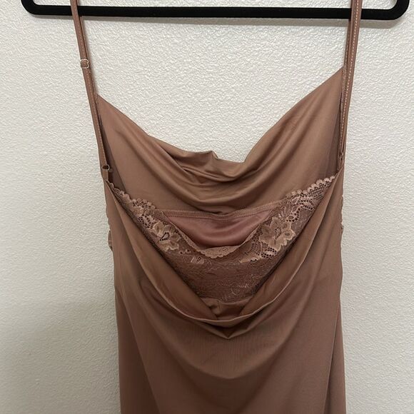 Elegant Tan Bodycon Dress - Picture 3 of 9